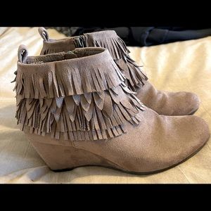 Boutique Fringe Ankle Boots, Women US 8. 5